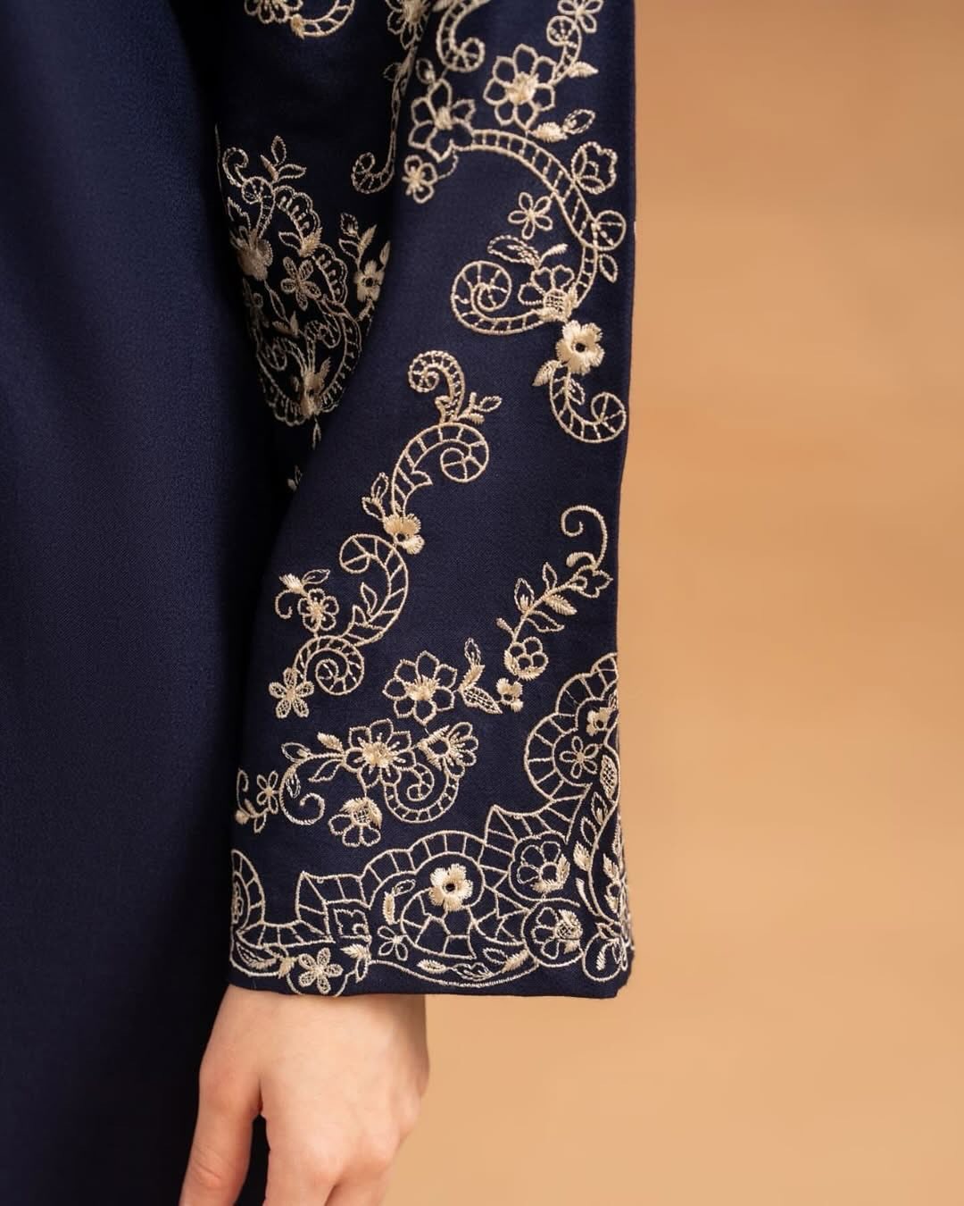 NOVA EMBROIDERY 2-PCS Stiched